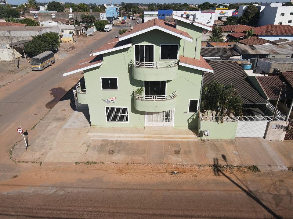 CASA 3 pisos no Centro de LEM – BA